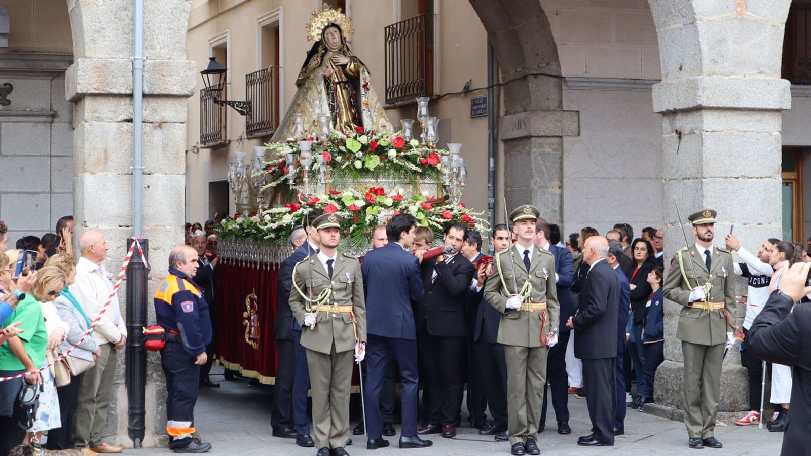 anta Teresa en la procesión del 15 de octubre de 2023