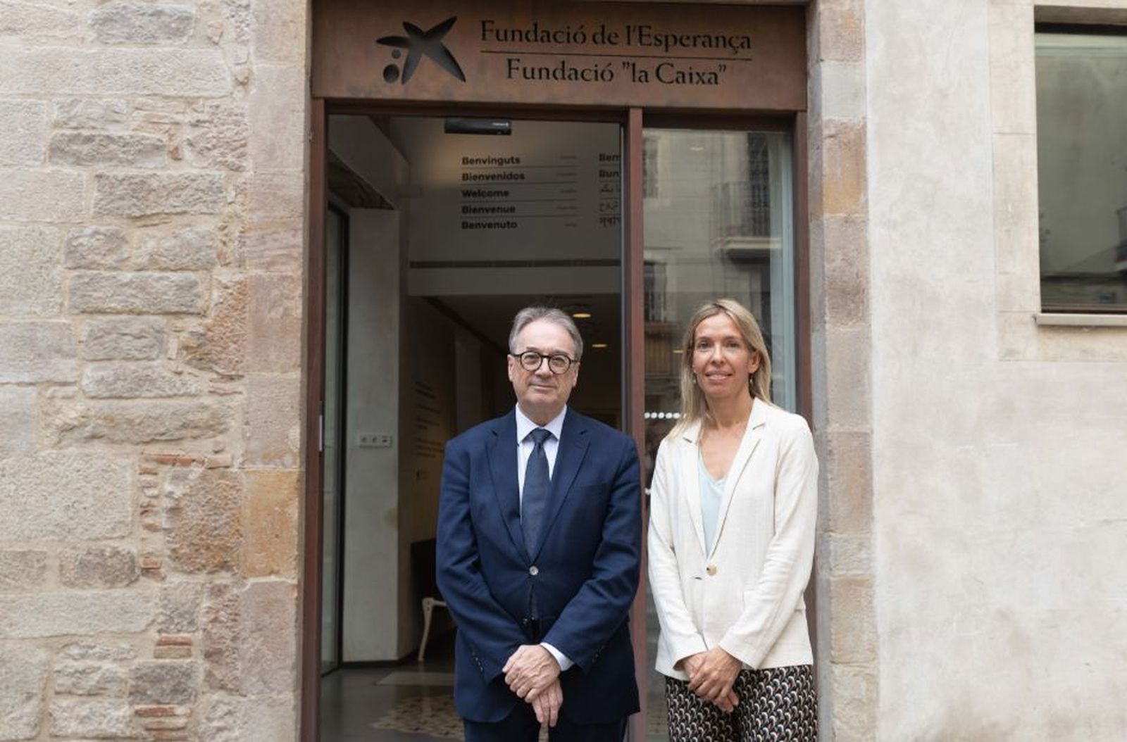 Marc Simón, subdirector general de la Fundación ”la Caixa”, y Núria Danés, directora de la Fundación de la Esperanza,