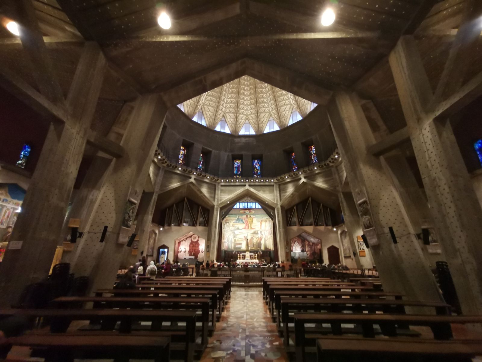 INterior basílica de Nazaret