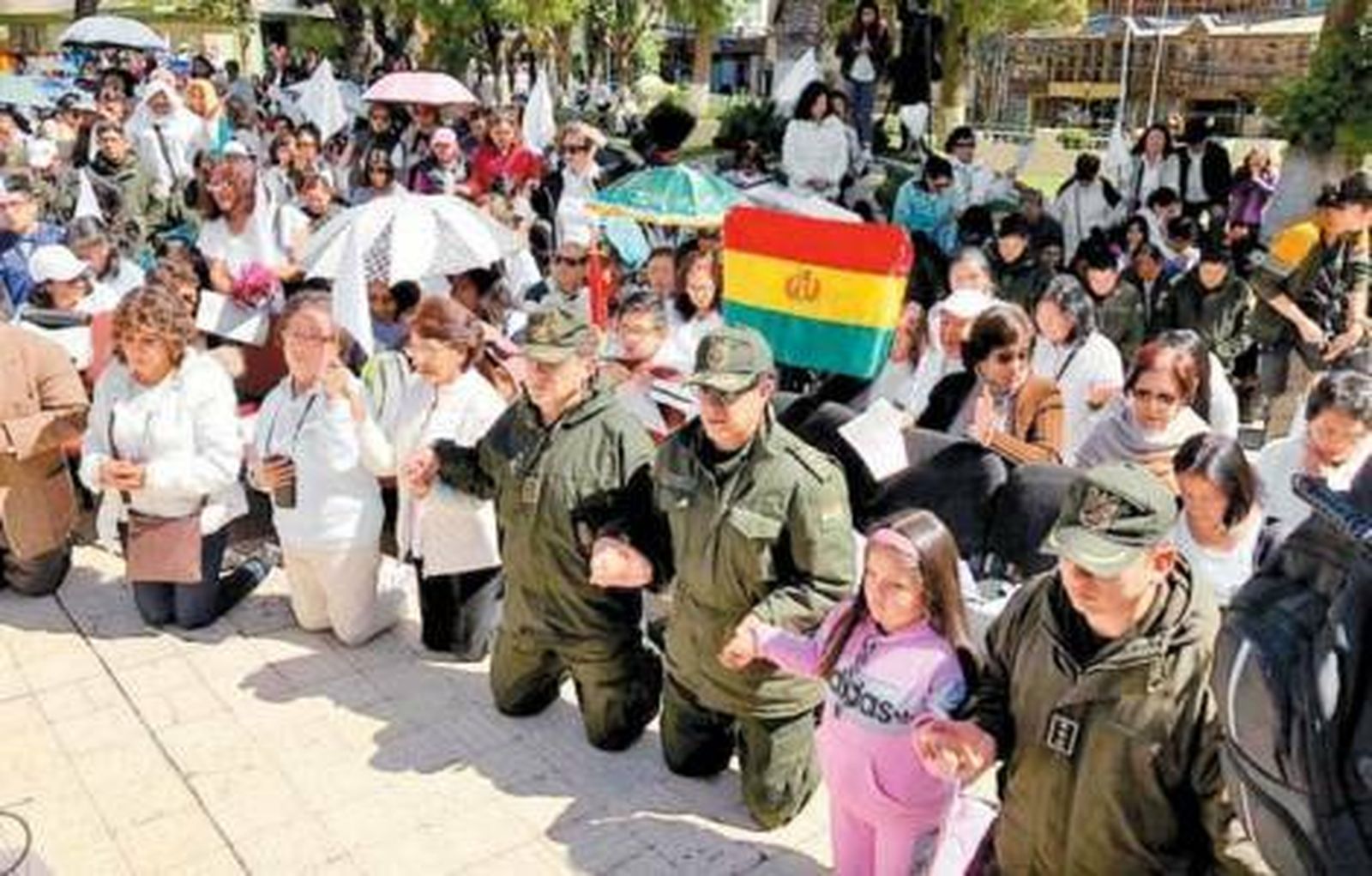 El pueblo reza por una bolivia unida