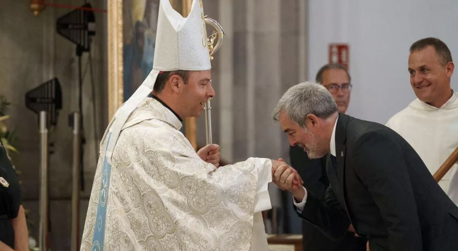 El obispo de Tenerife, con el presidente de Canarias