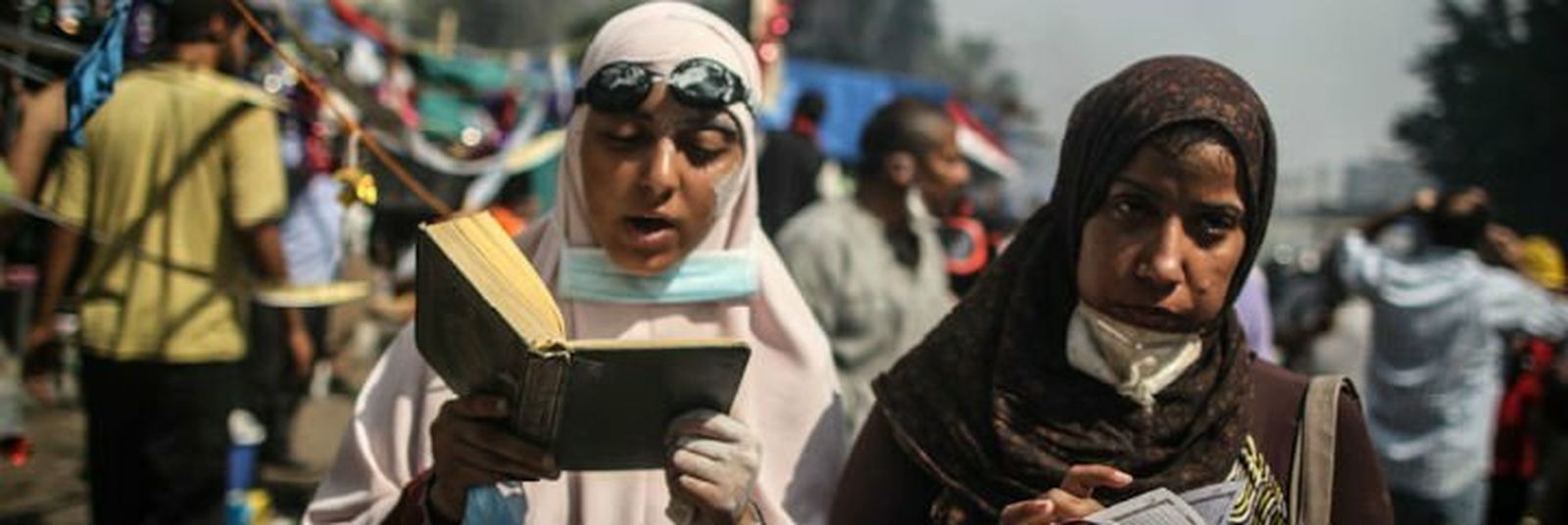 Musulmanas leen el Corán