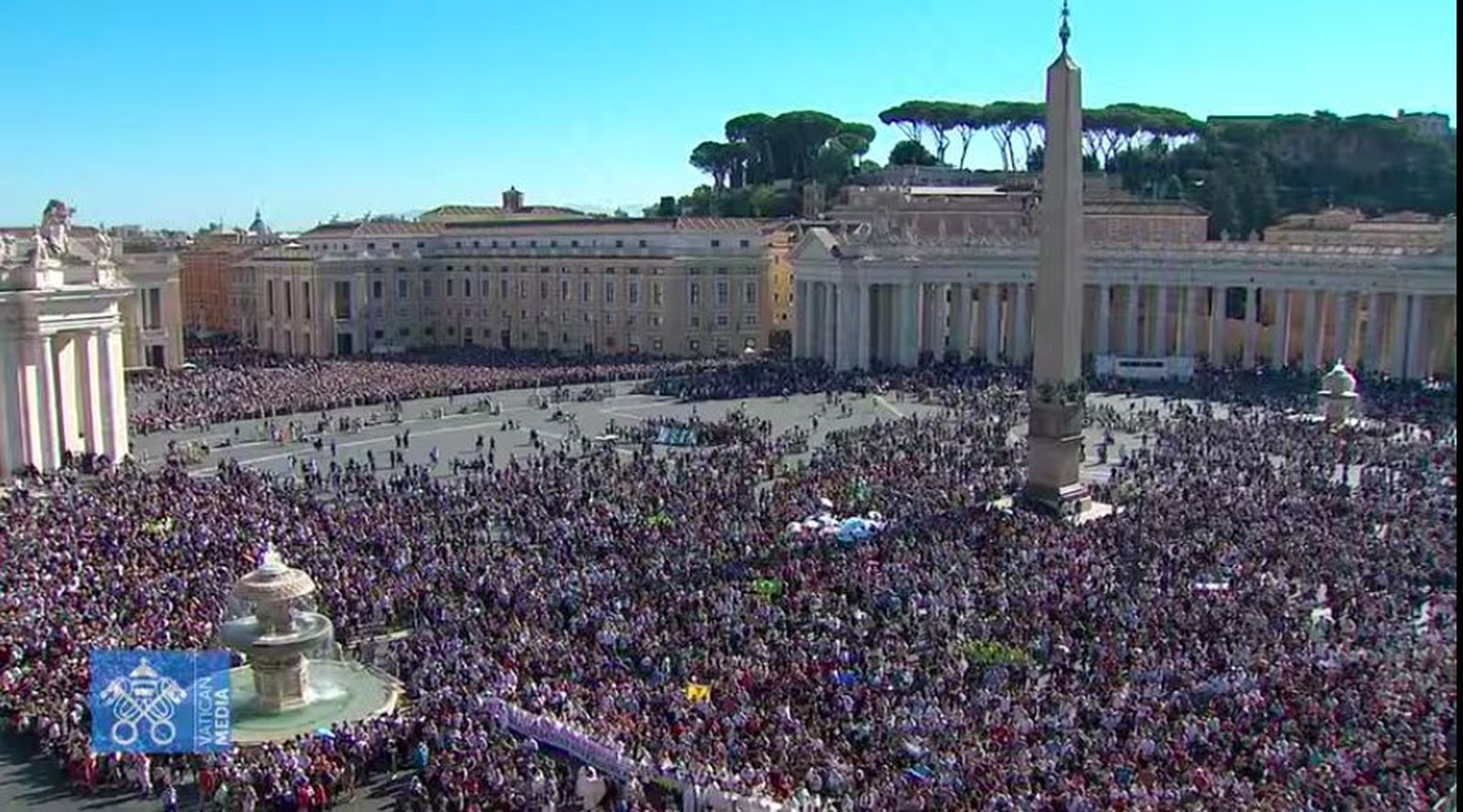 La plaza de San Pedro, llena