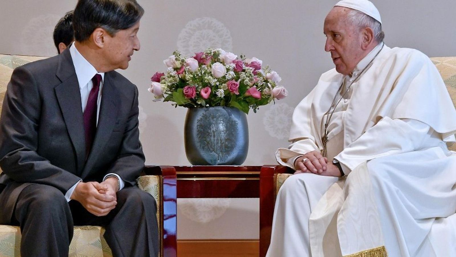 Encuentro de Francisco con el Emperador de Japón Naruhito