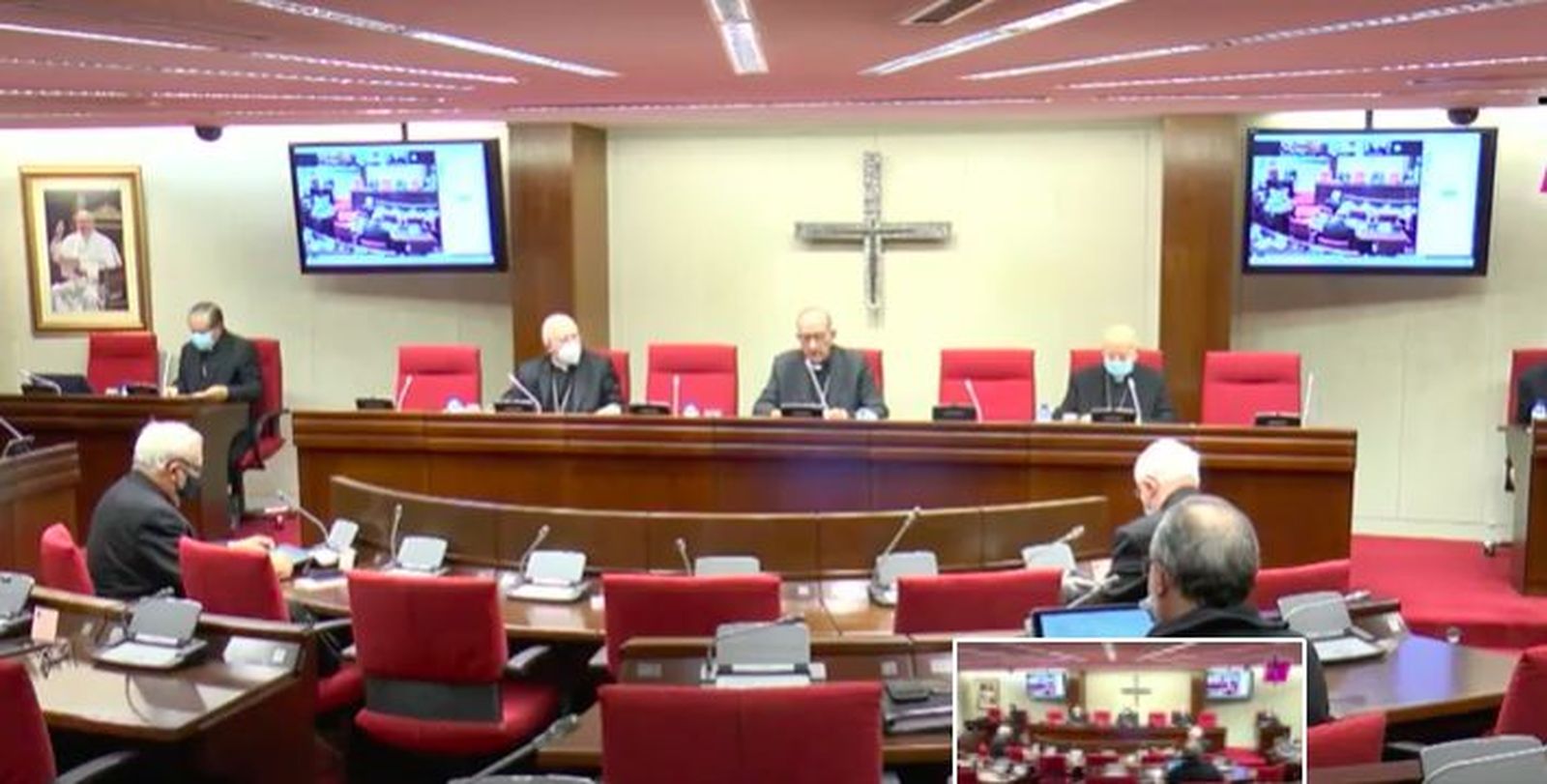 Omella se dirige a los obispos