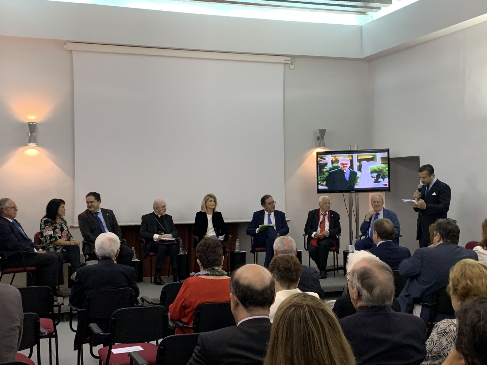 Homenaje al padre Garralda