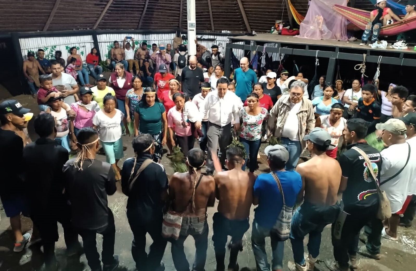 Danza murui en Refugio