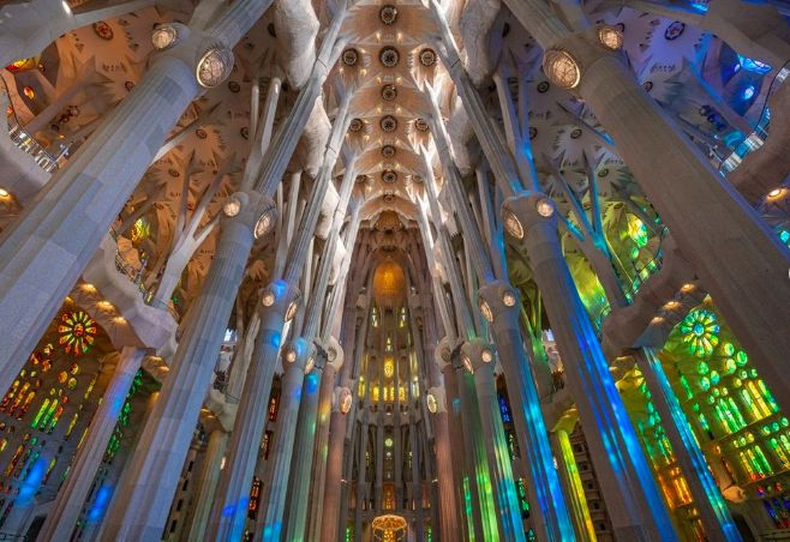 Interior de la Sagrada Familia de Barcelona