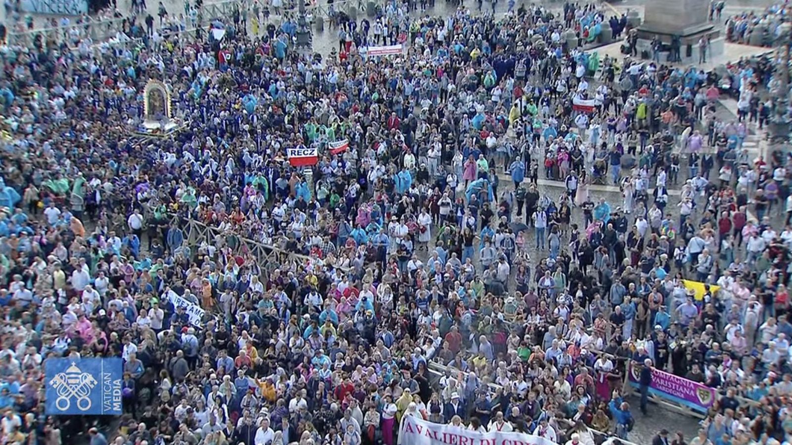 La plaza, abarrotada