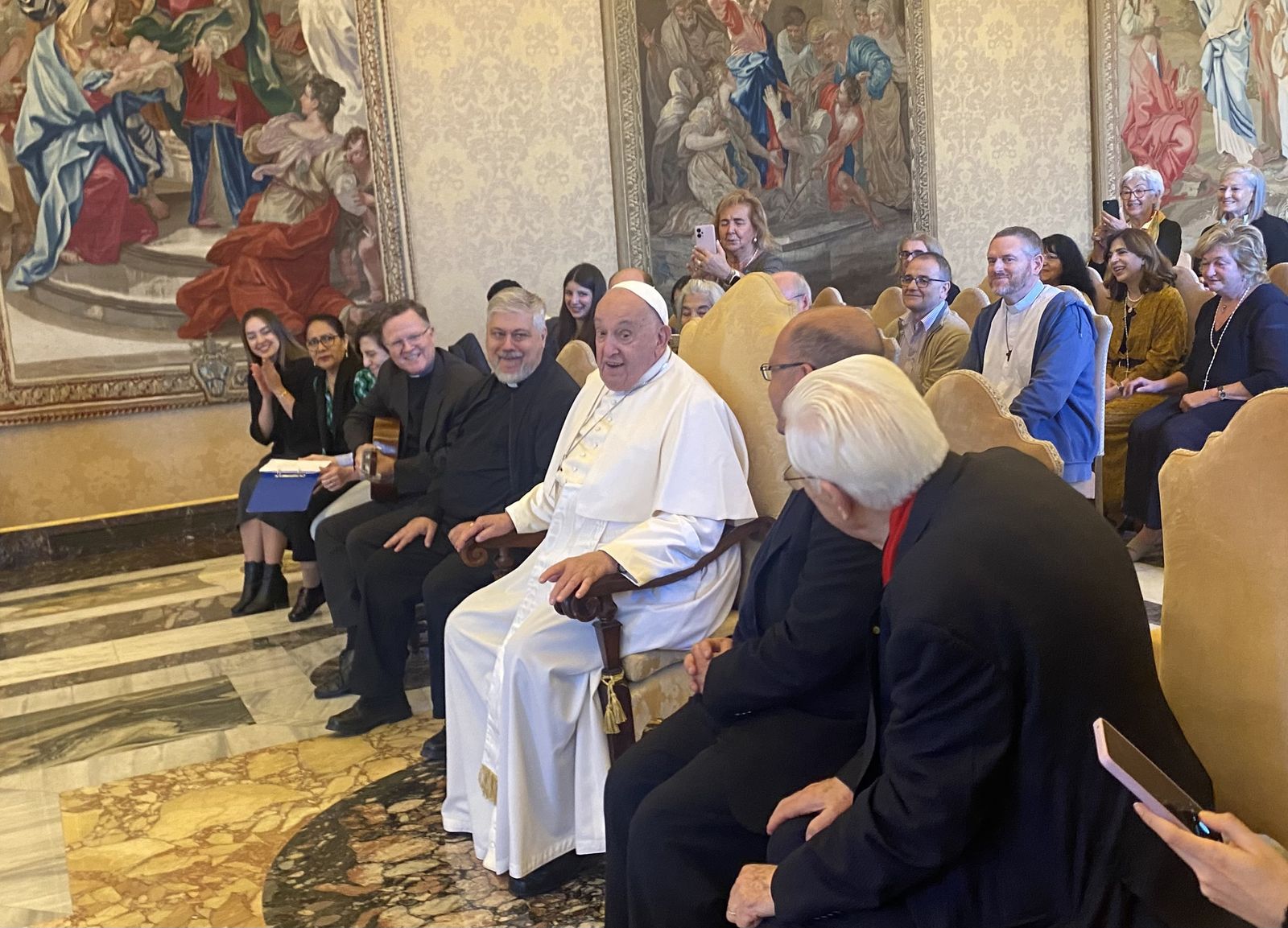 Francisco escuchó el tango de Morlans