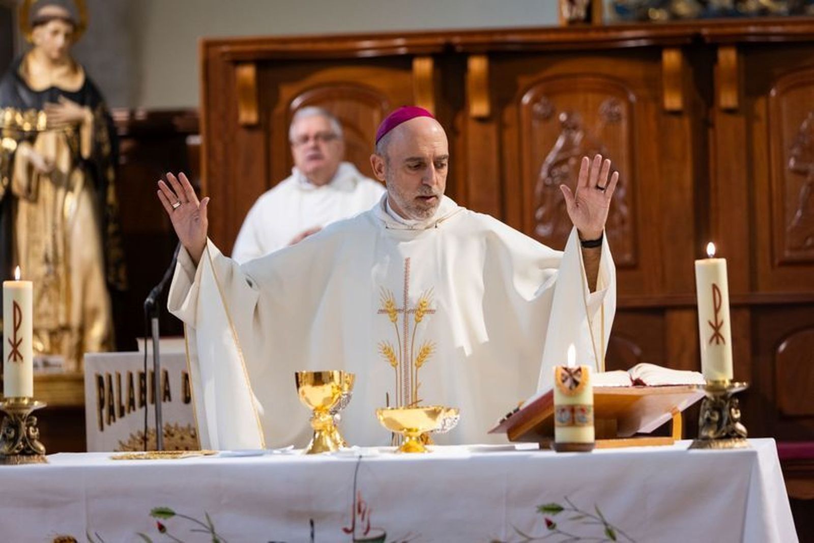Xabier El obispo Gómez, durante la eucaristía el Caleruega