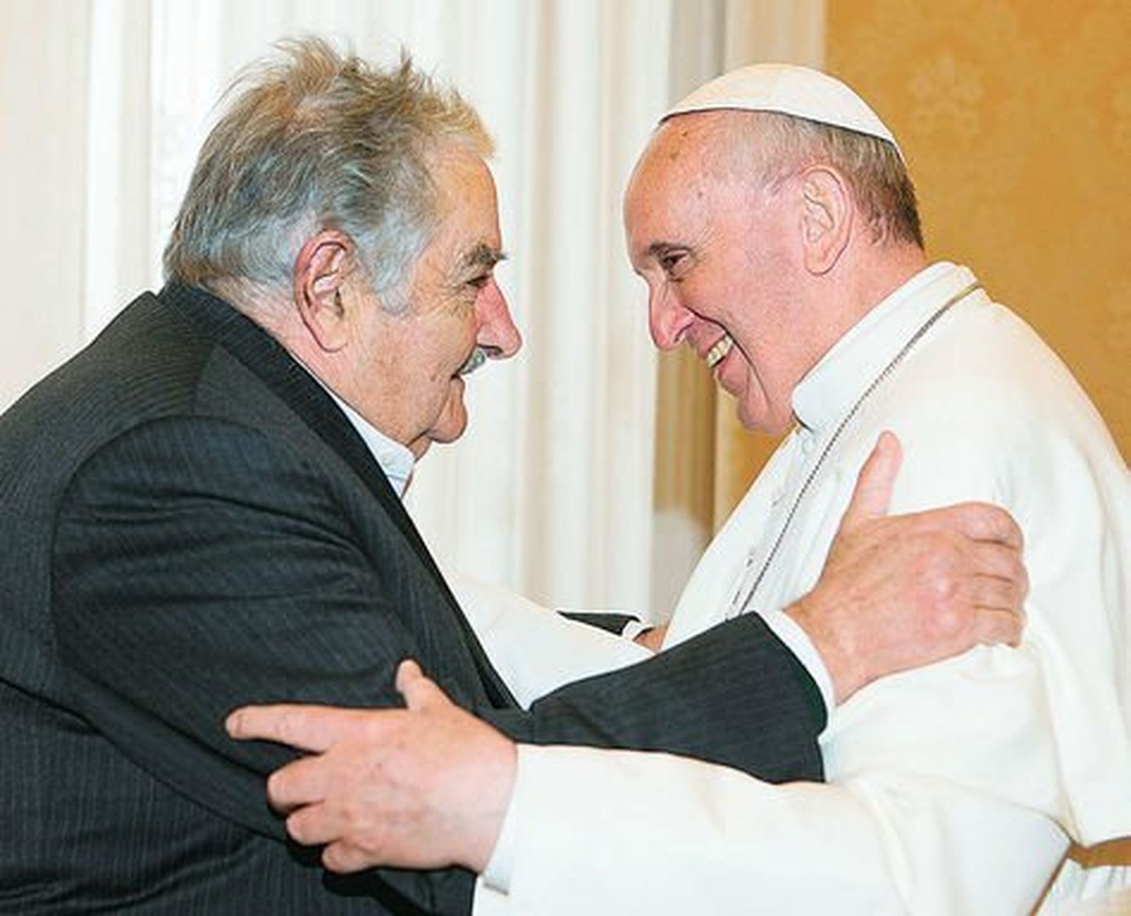 José Mújica y el Papa Francisco, en su pasado encuentro en el Vaticano