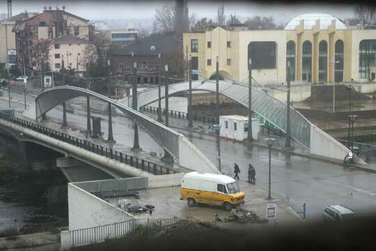Puente de Mitrovica