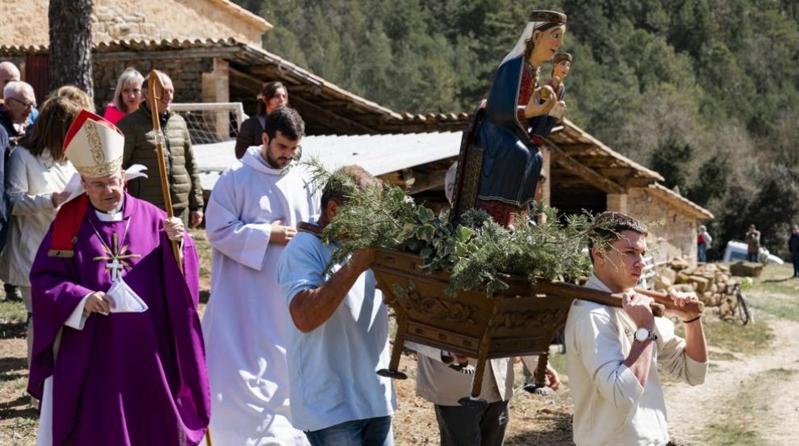 Monseñor Conesa preside la procesión rogativa