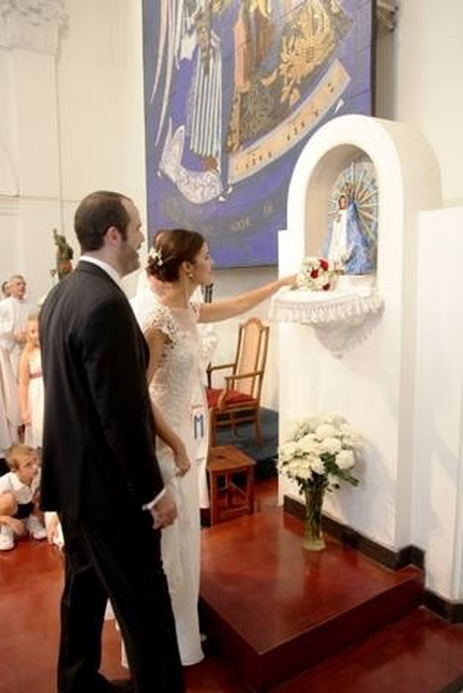 Ofrecimiento de un ramo a nuestra señora de Lujan