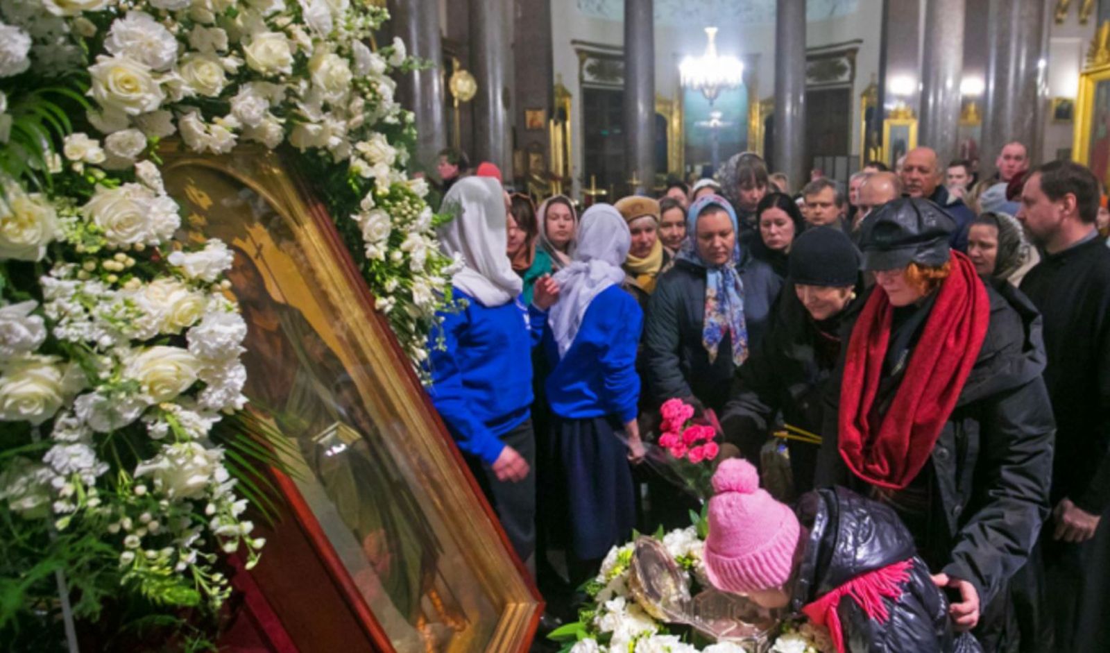 Besos a iconos en la ortodoxia rusa