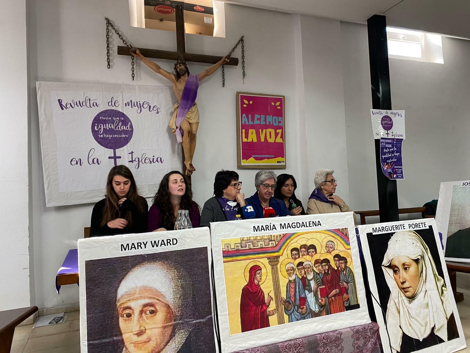 Presentación de la Revuelta de Mujeres en la Iglesia