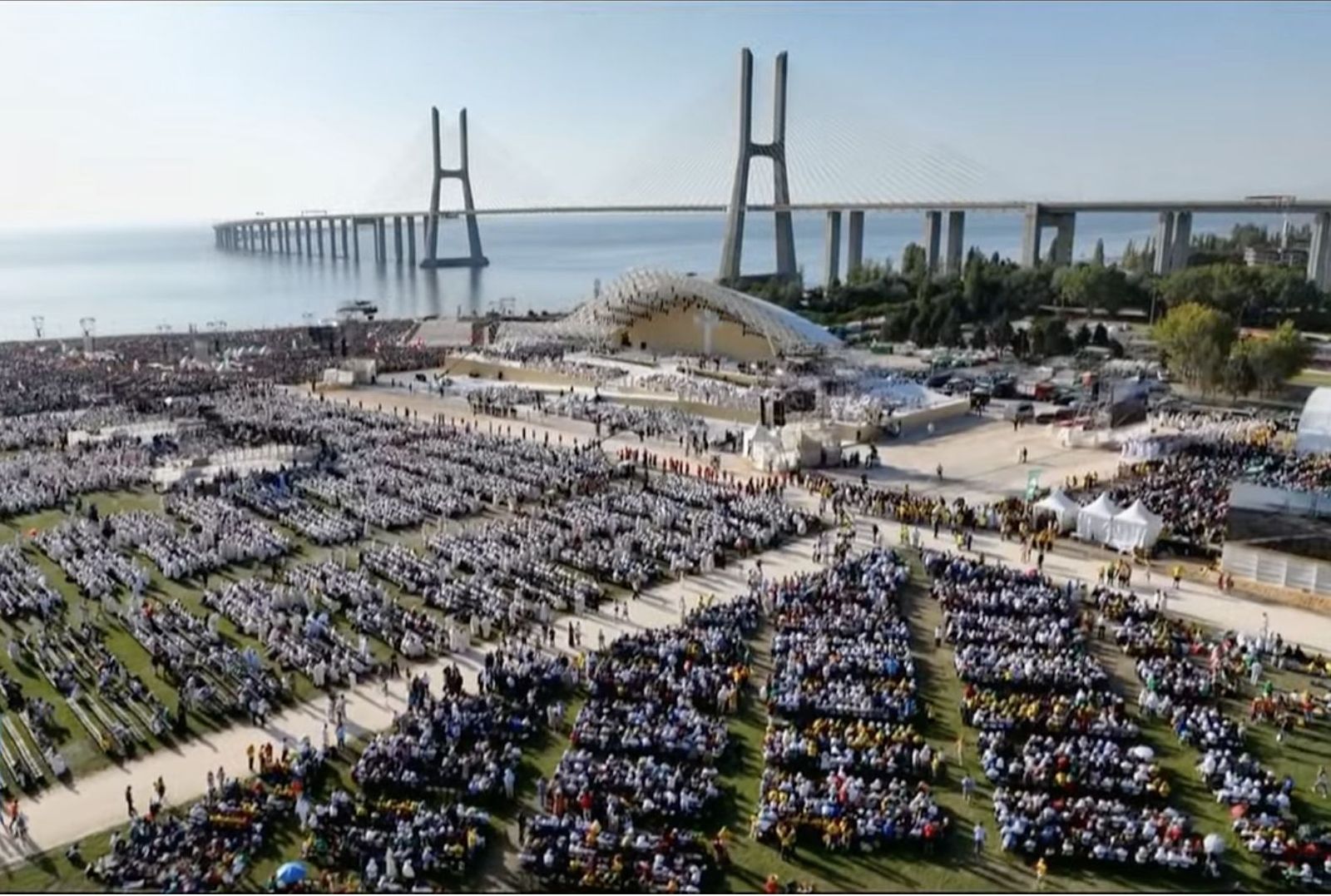 El puente sobre el Tajo, trasfondo de la misa de envío de la JMJ de Lisboa