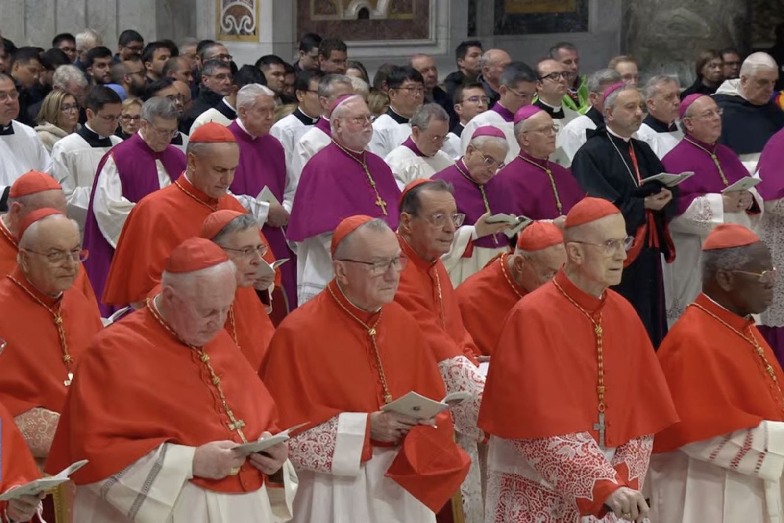 Parolin y otros cardenales, en el Te deum