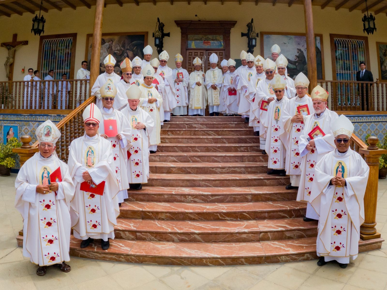 Obispos presentes en la toma de posesión de Vizcarra