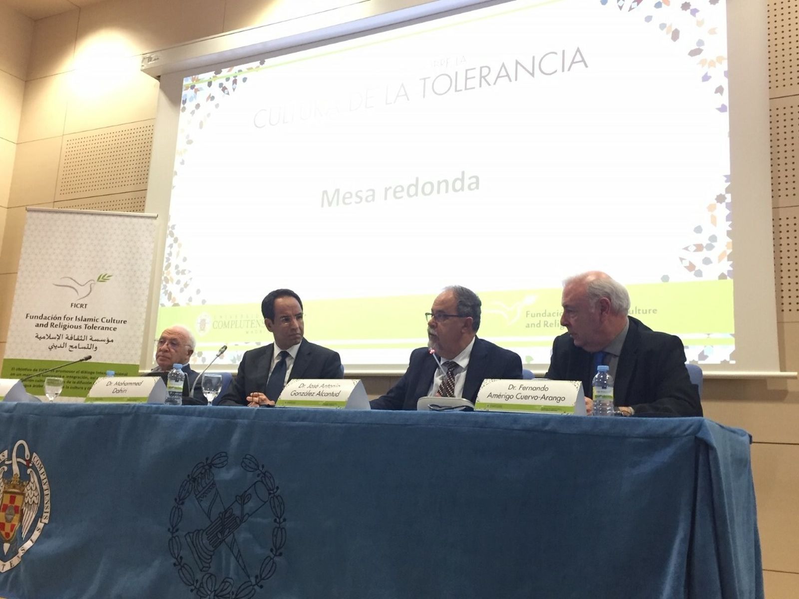 Ponentes y moderador de la primera parte de las Jornadas de FICRT