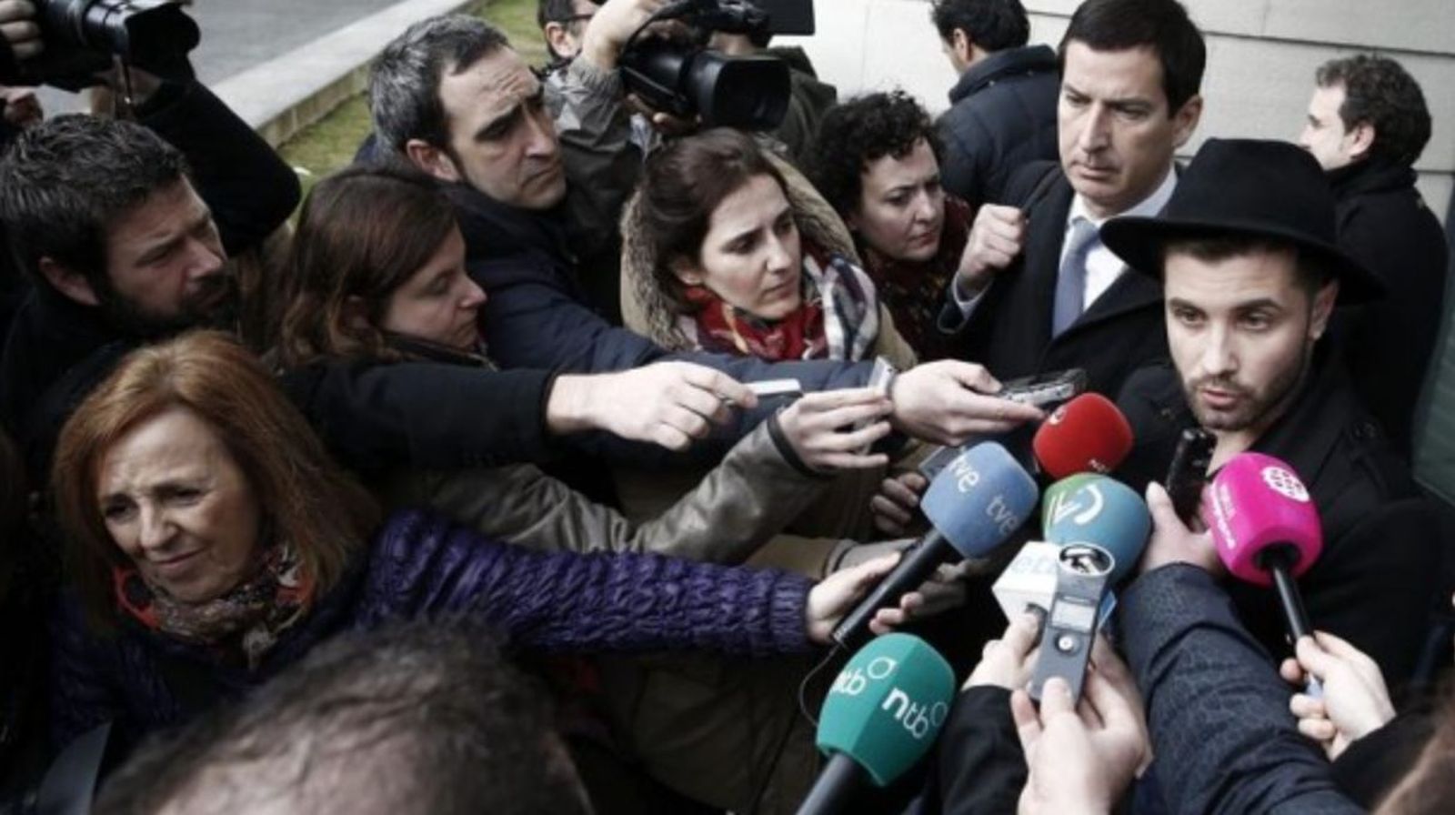 El artista Abel Azcona