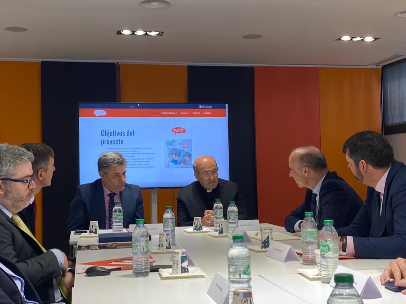 Tolentino, flanqueado por Javier Cendoya y Juan Pedro Castellano