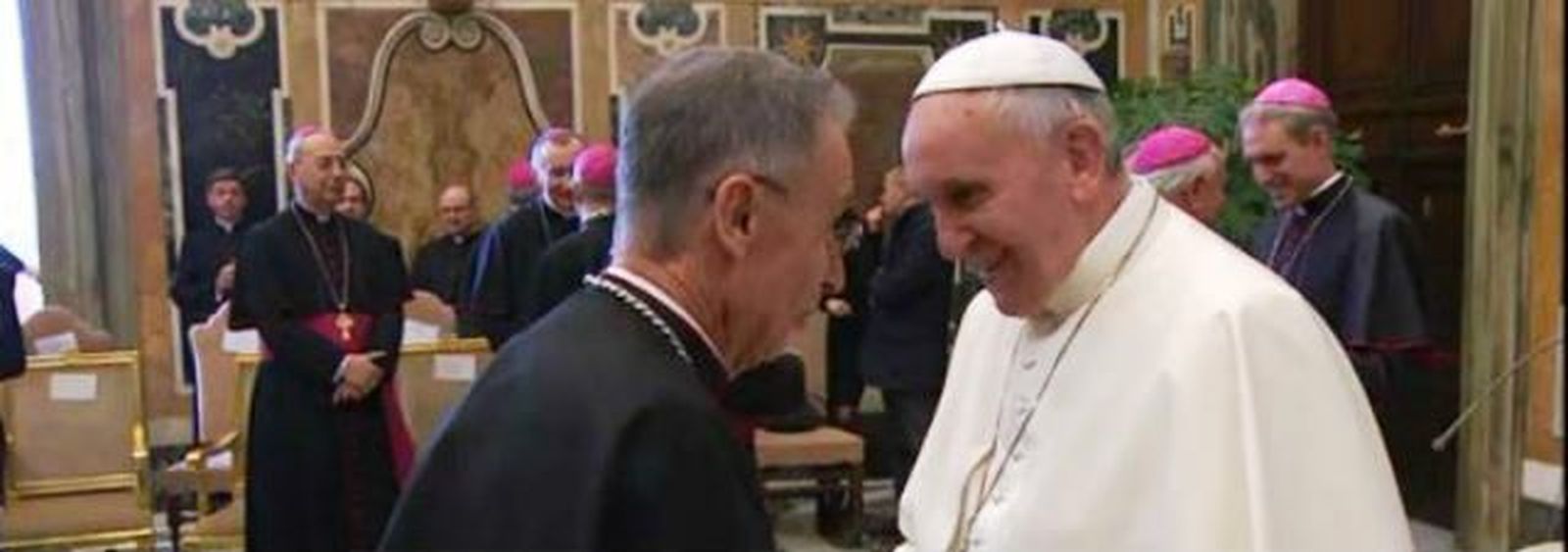 Francisco, con Ladaria en una foto de archivo