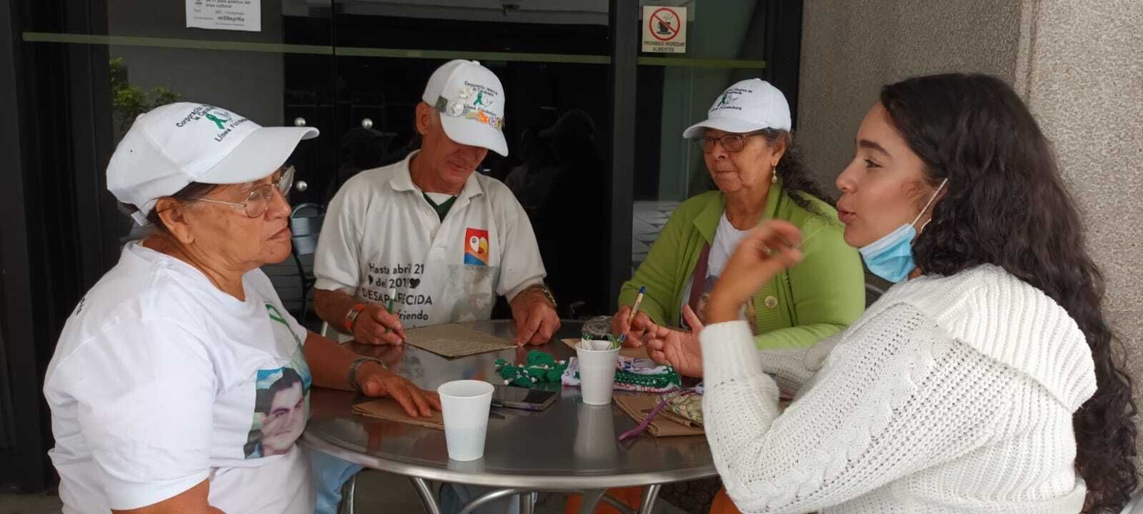 Alvaro Gonzalez y Madres de la Candelaria