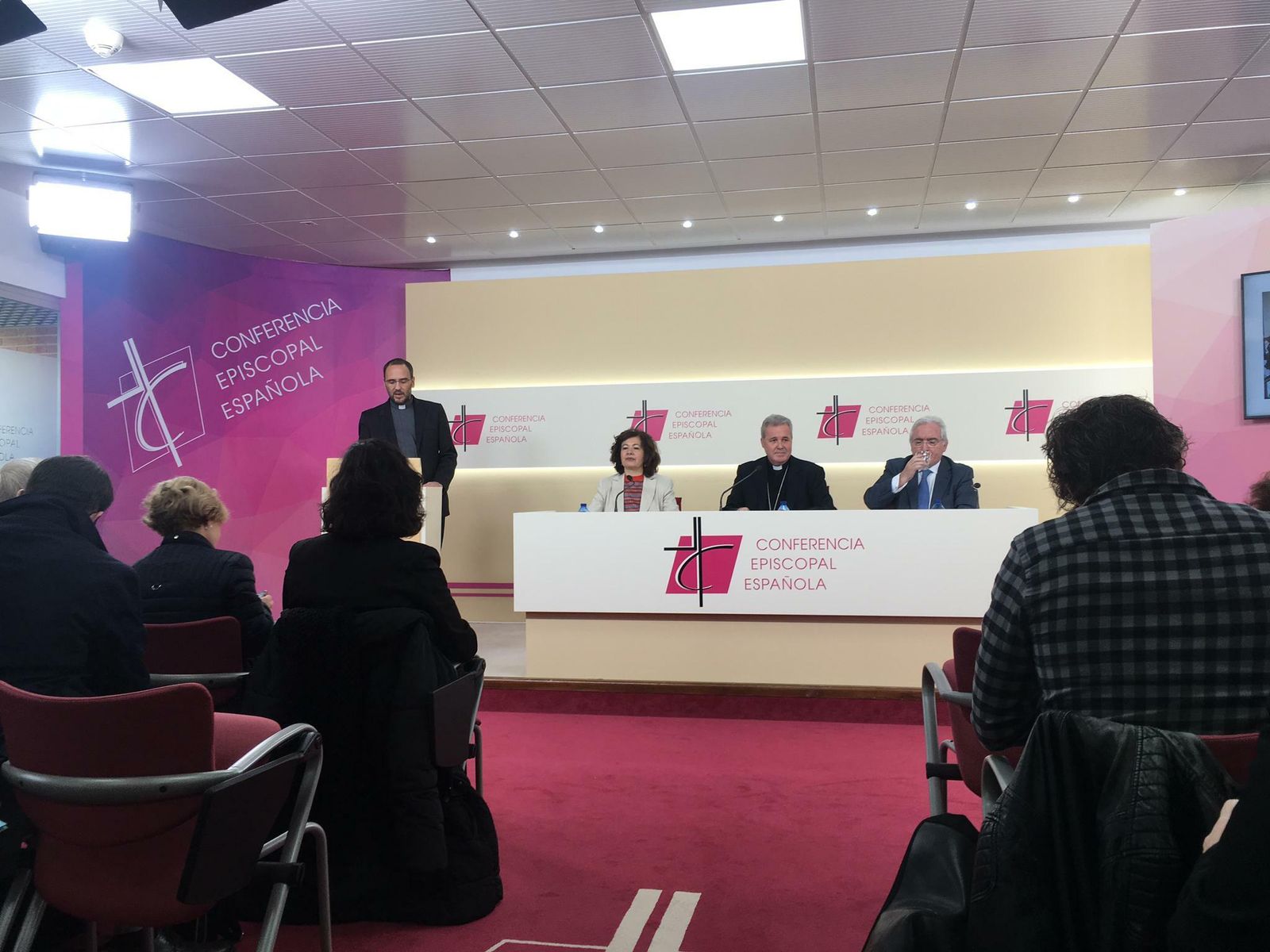 Presentación del documento sobre eutanasia en la Conferencia Episcopal