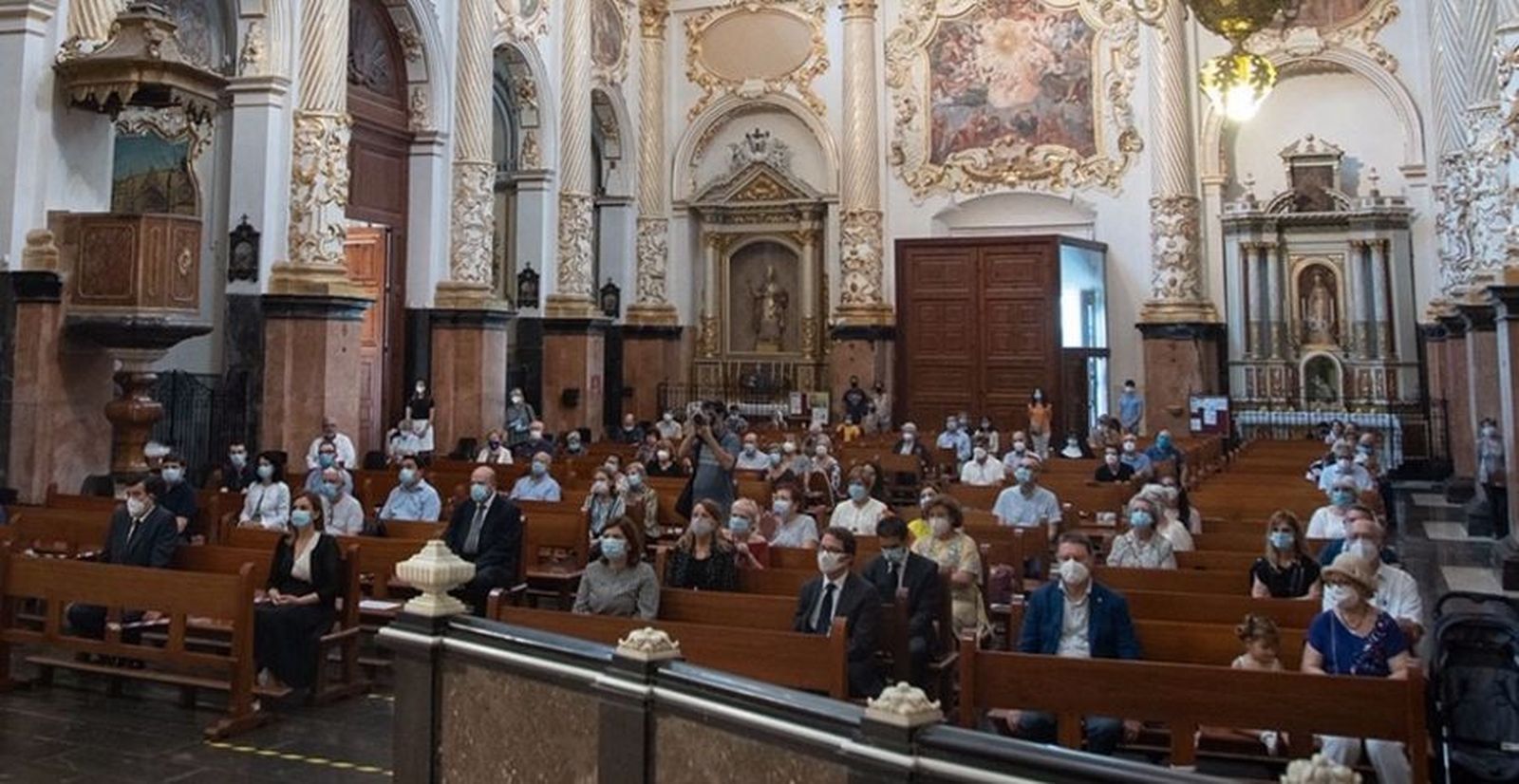 Celebración en recuerdo de los fallecidos del coronavirus en Valencia