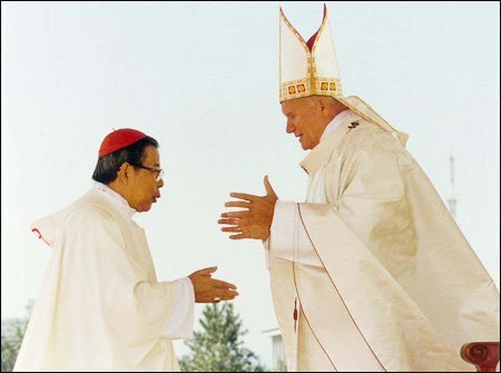 Juan Pablo II y el cardenal Kim