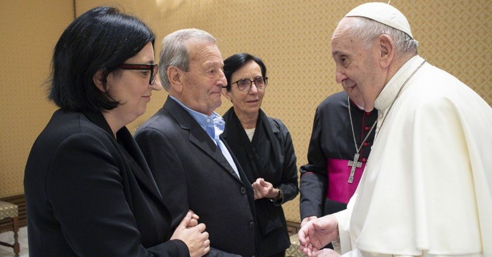 El Papa y la familia del sacerdote Roberto Malgesini