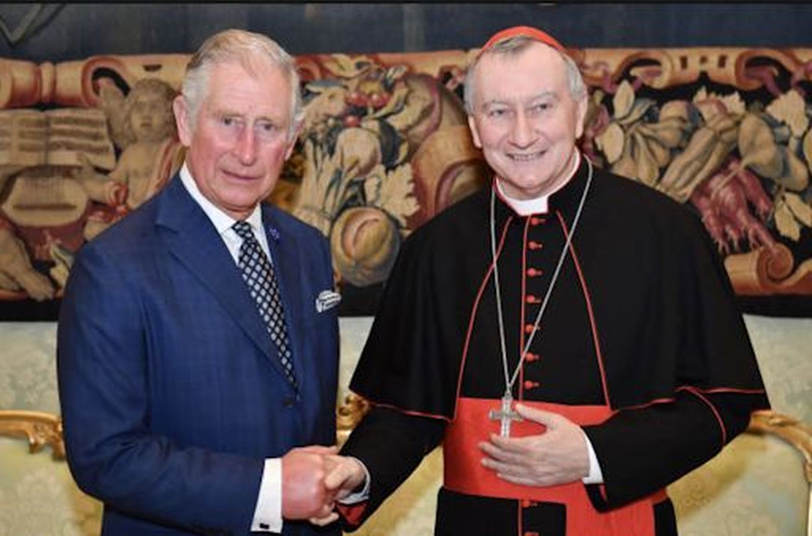 El cardenal Parolin, con Carlos de Inglaterra