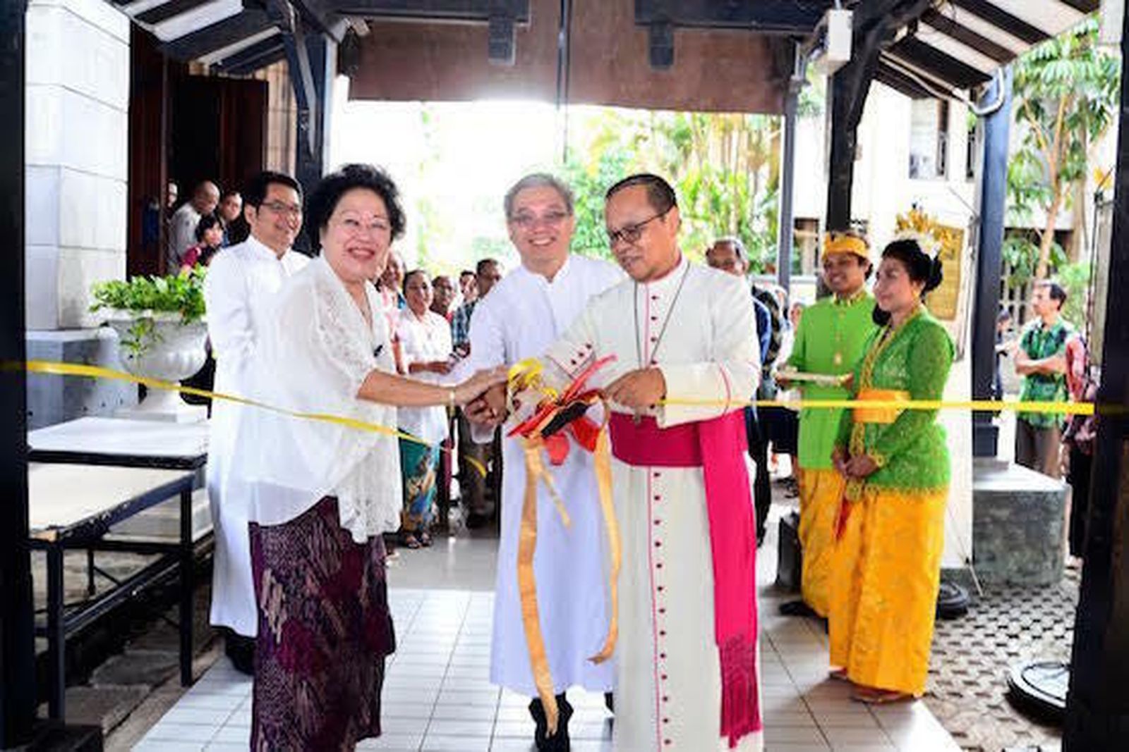 Celebración interreligiosa en Indonesia