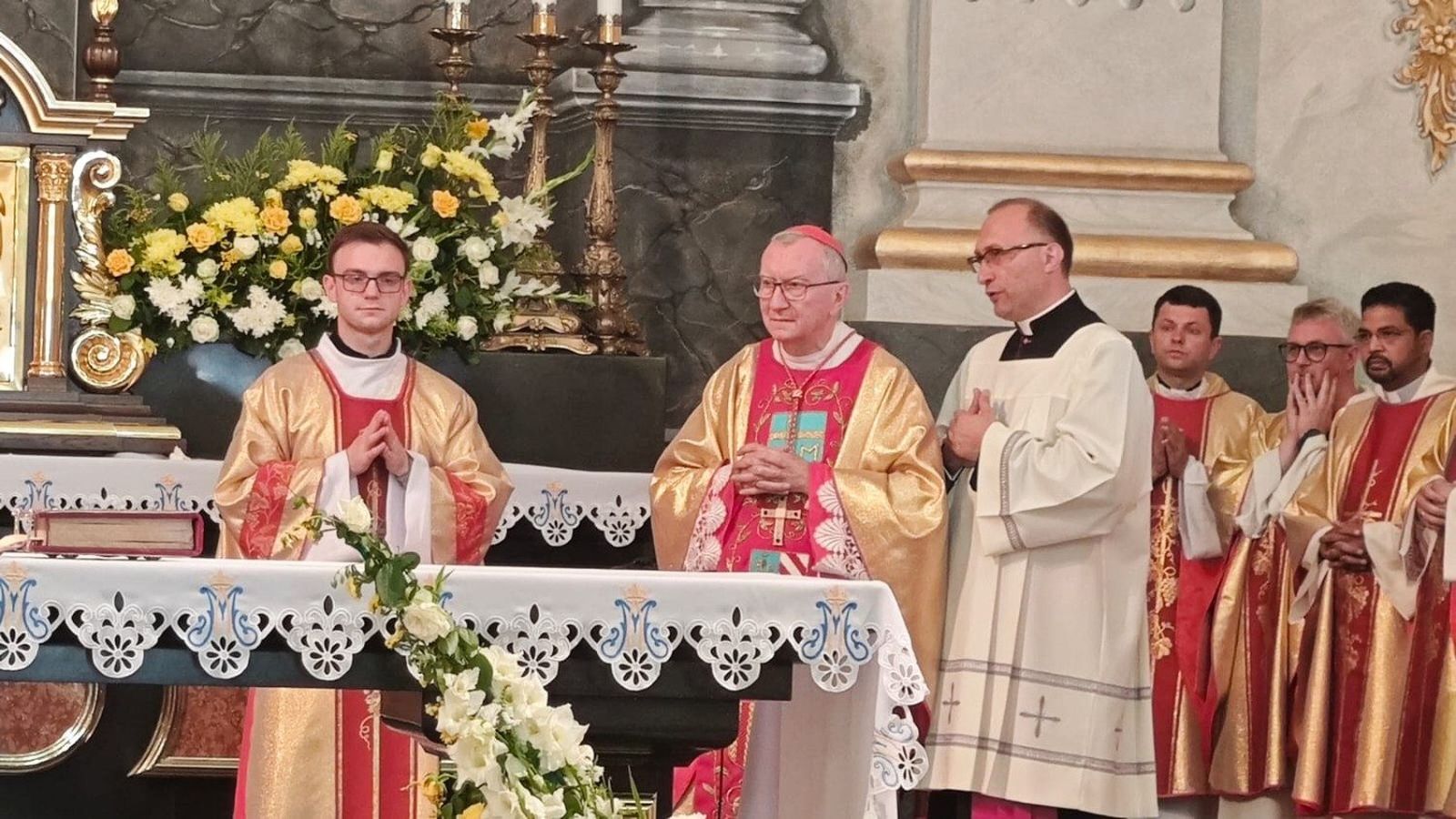 Parolin, en Ucrania