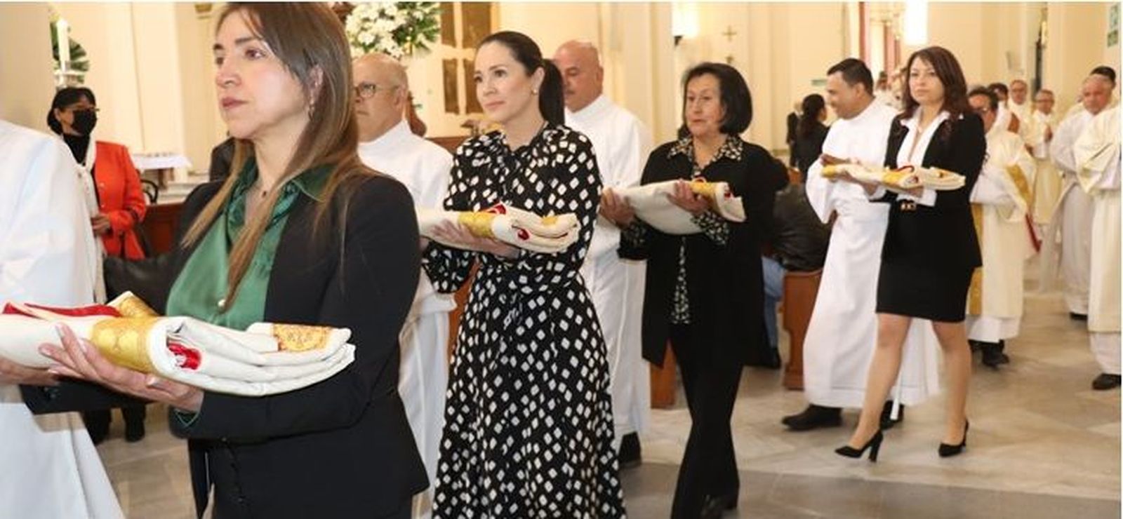 Esposa llevan vestiduras