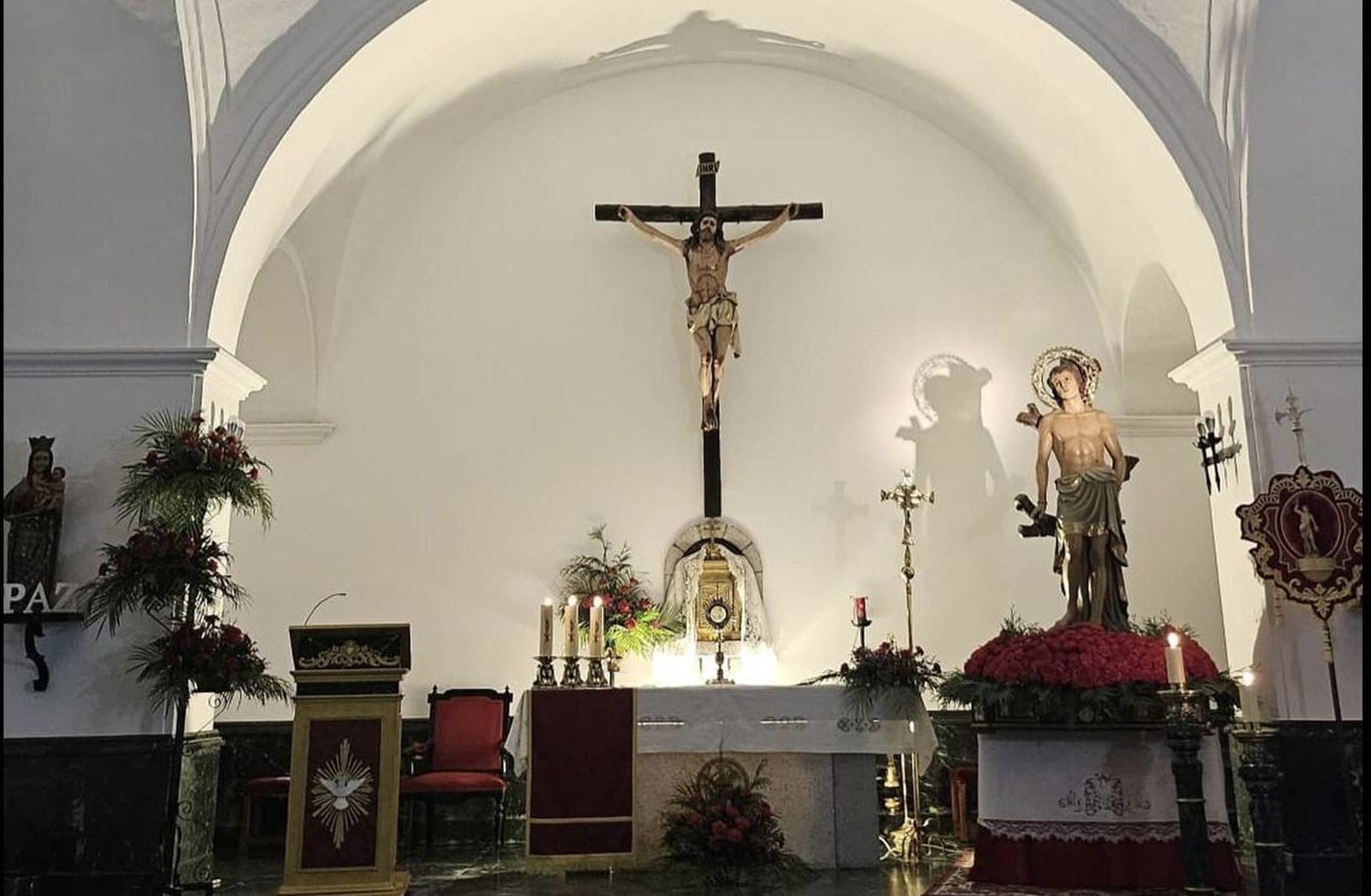 Interior de la parroquia de San Sebastián, en Don Benito