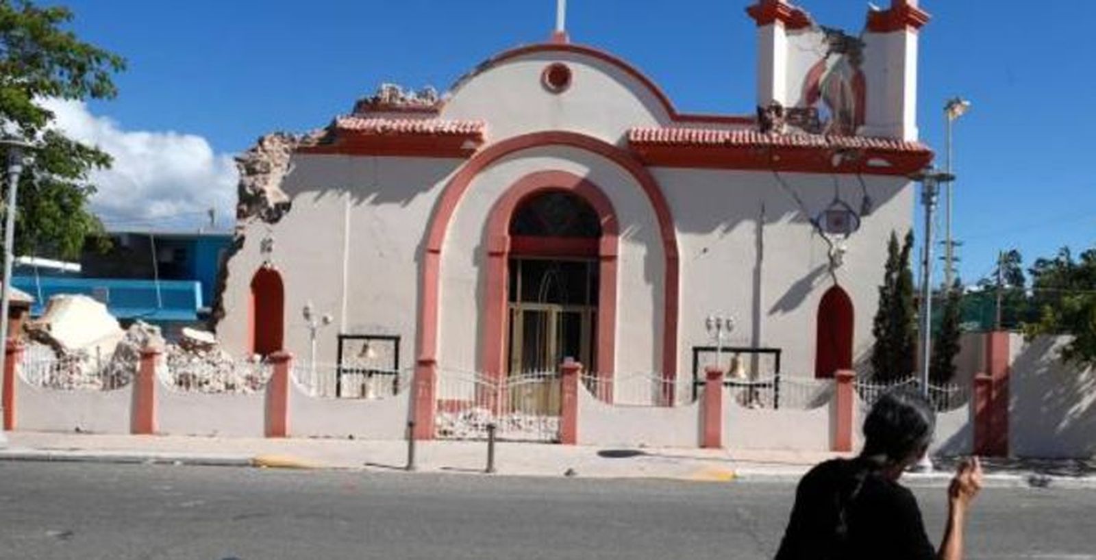 La histórica parroquia, destruida