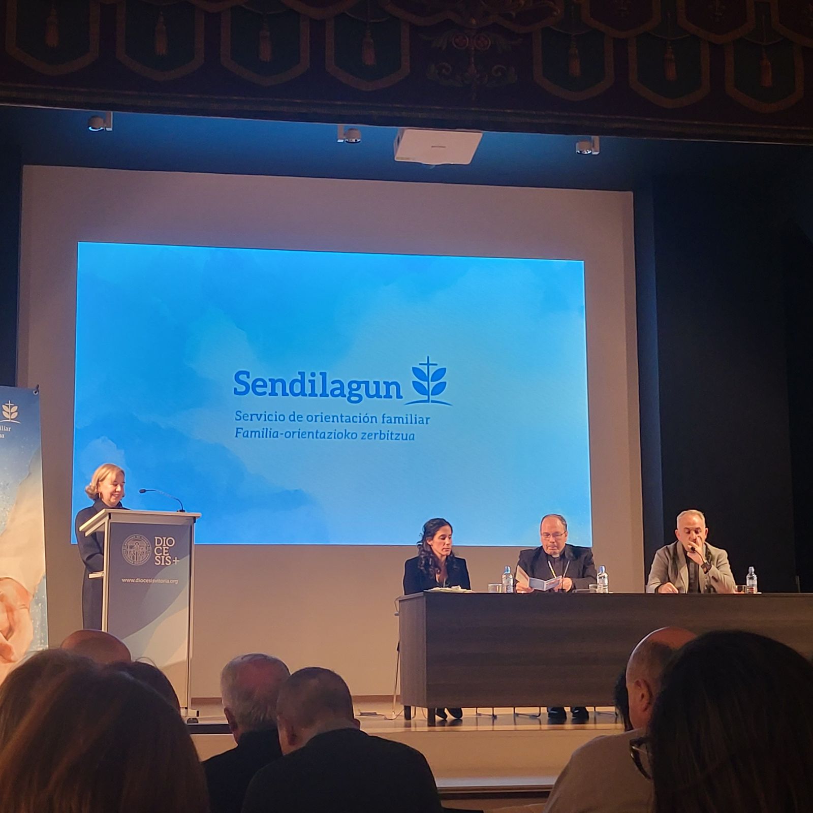 La Diócesis presenta su Centro de Orientación Familiar bajo la marca Sendilagun