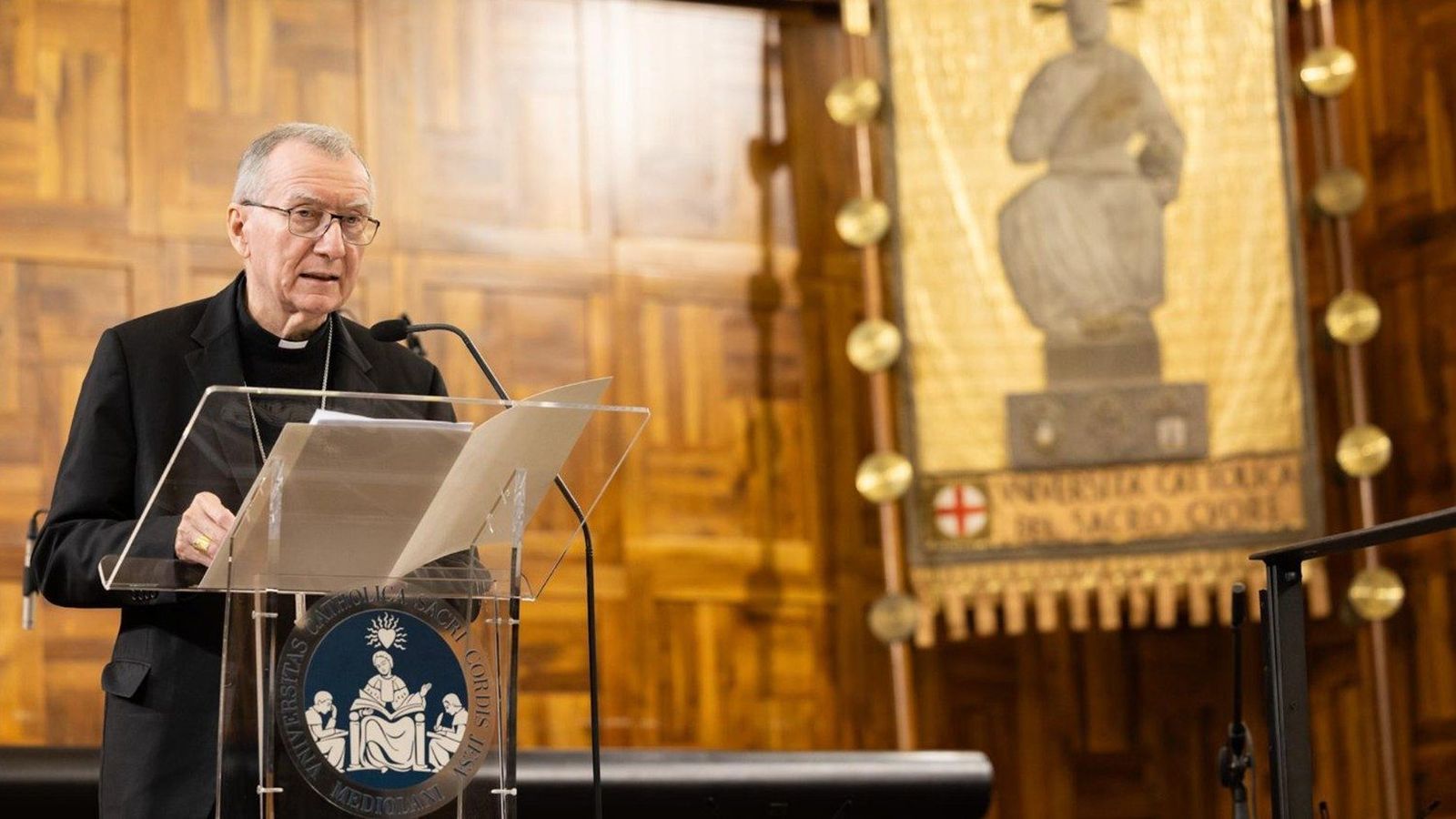 Cardenal Pietro Parolin en la Universidad Católica del Sagrado Corazón de Milán