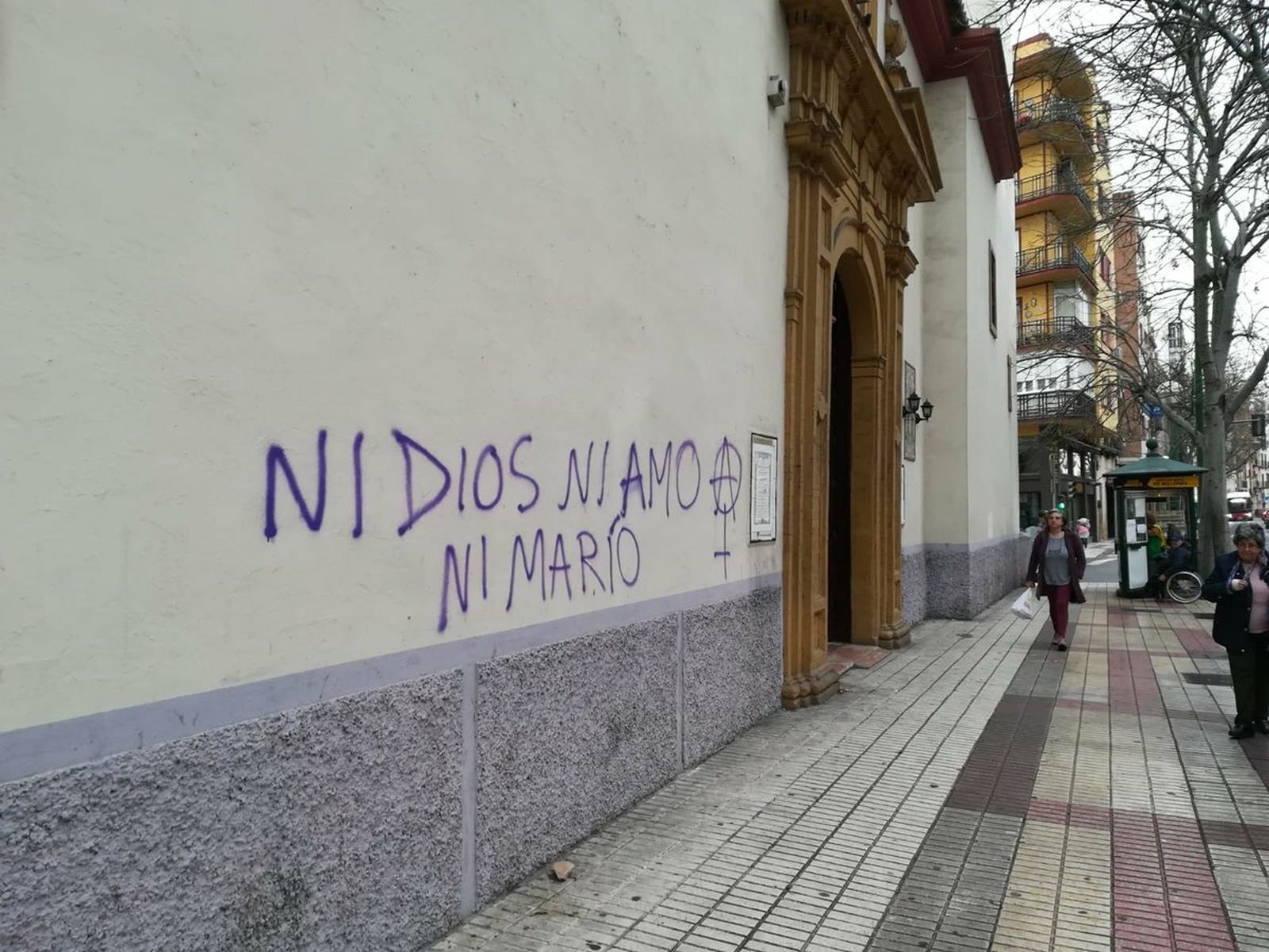 Pintada en la iglesia de San Roque, Sevilla