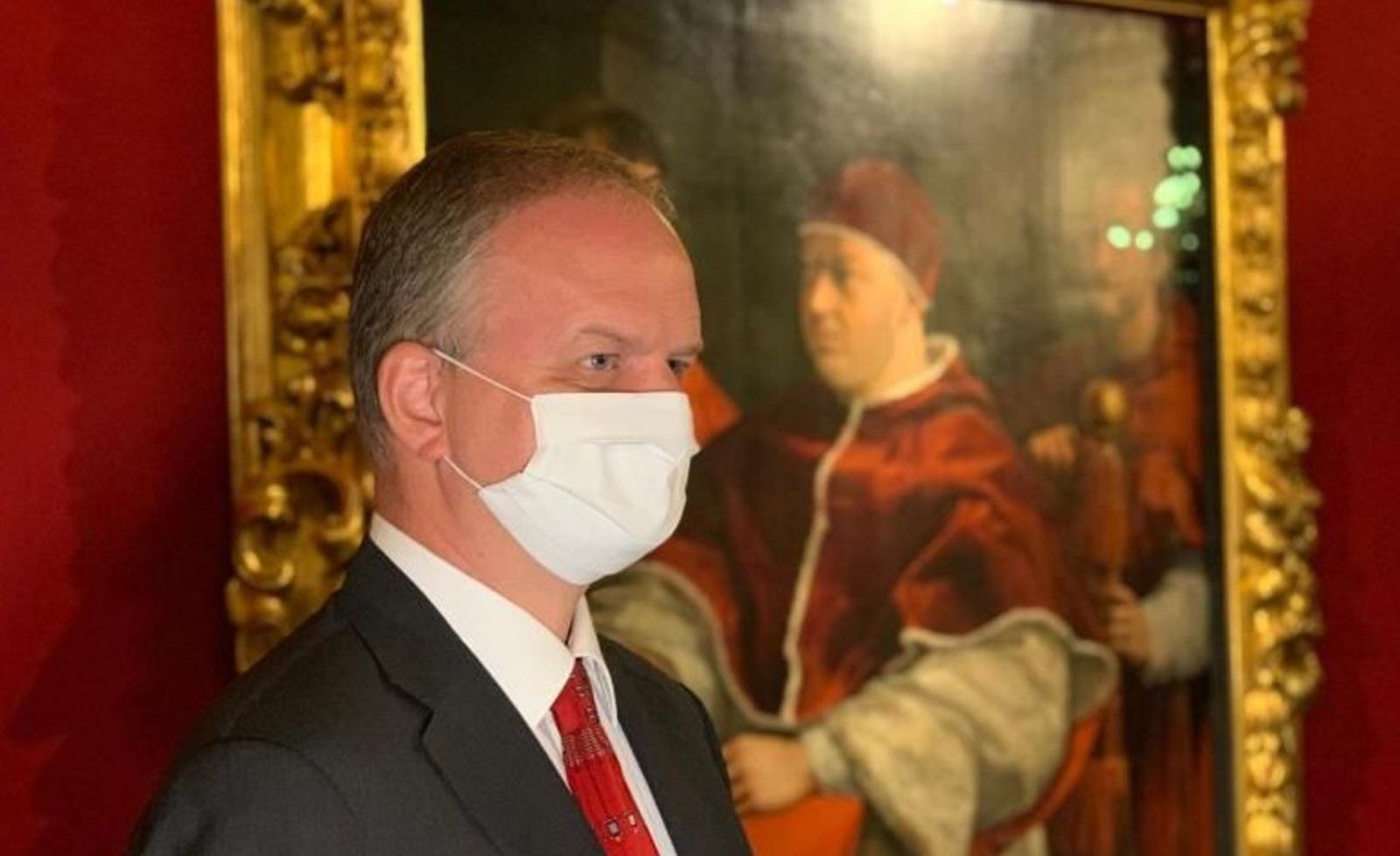 La galería defiende la autoría única de Rafael