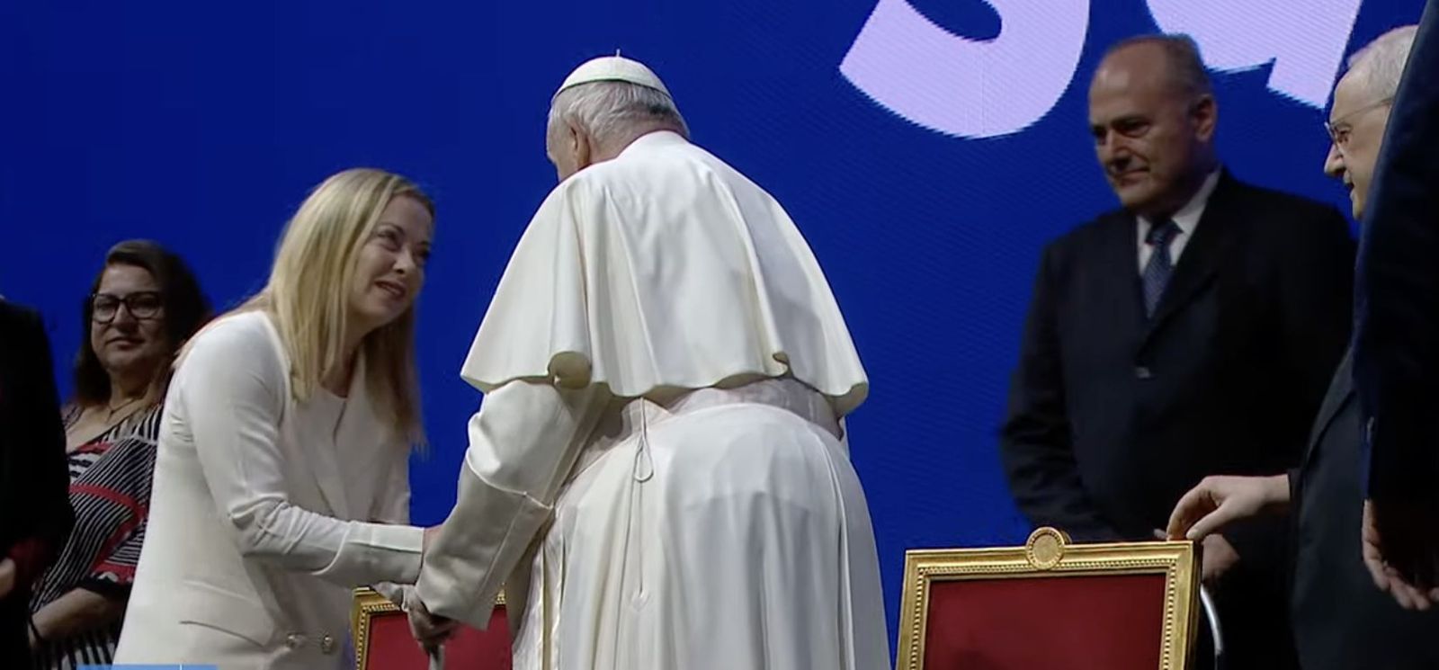 Meloni saluda al Papa