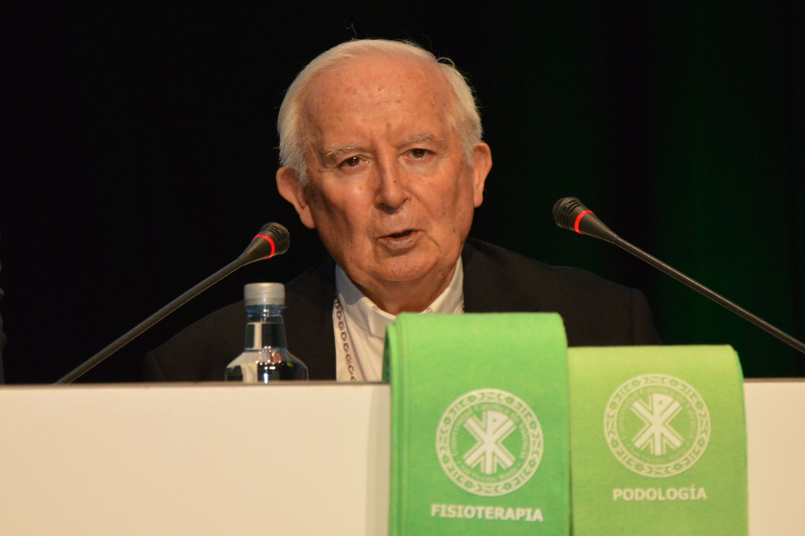 Cañizares anima a graduados universitarios a "estar al servicio de una civilización nueva"