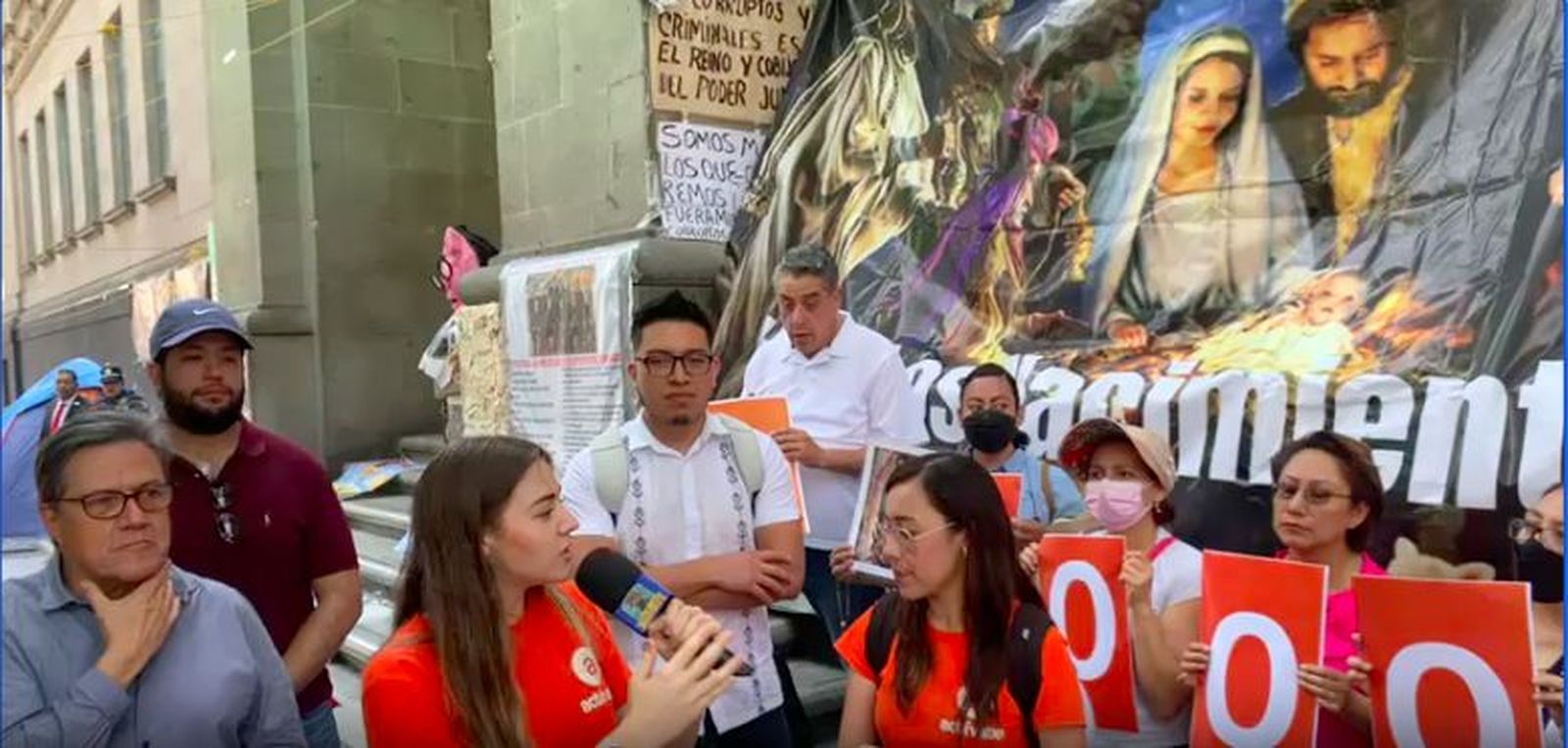 Habitantes de Yucatán exigen que se les dejen instalar nacimientos en lugares de gobierno