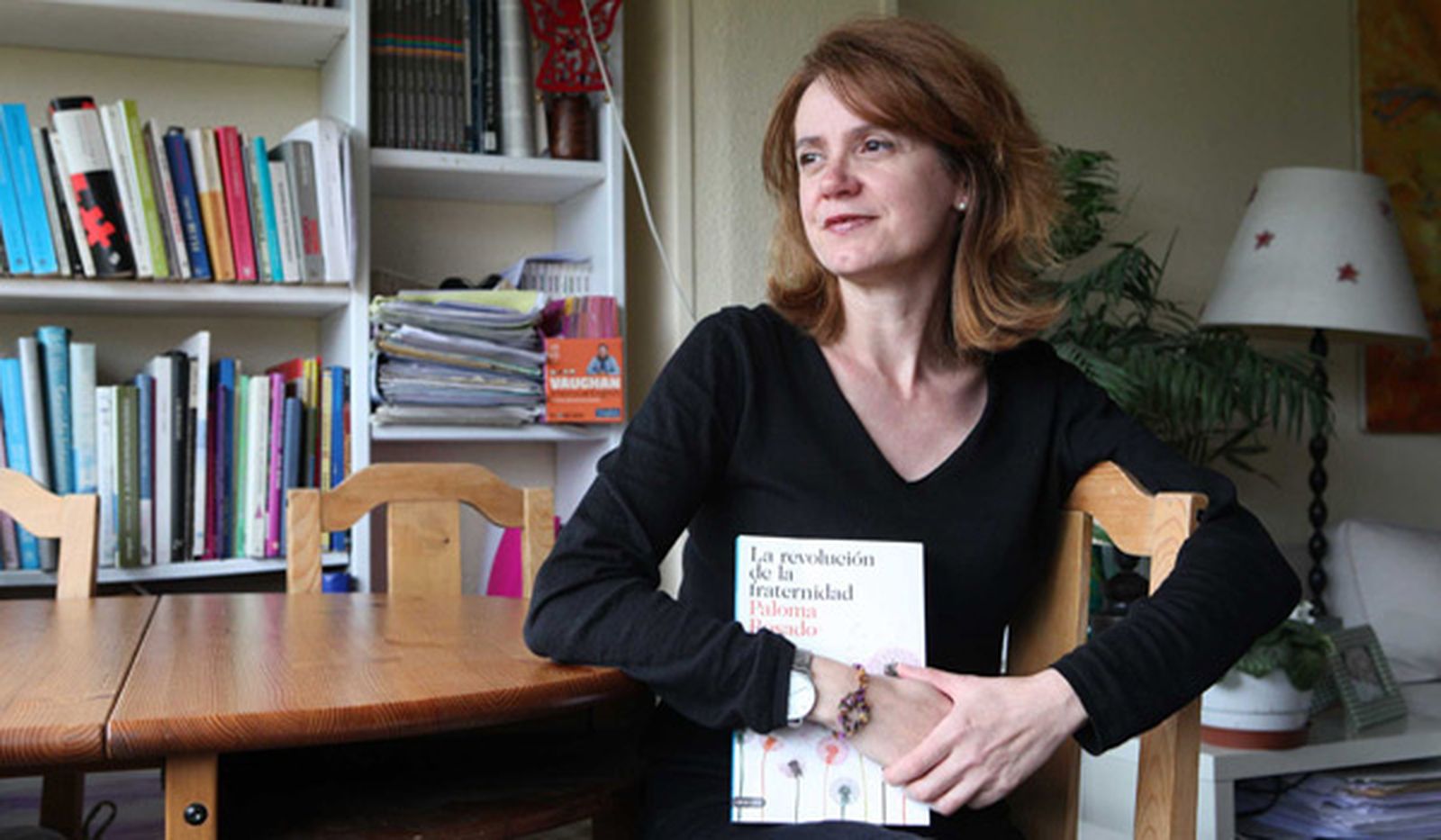 Paloma Rosado con otro de sus títulos