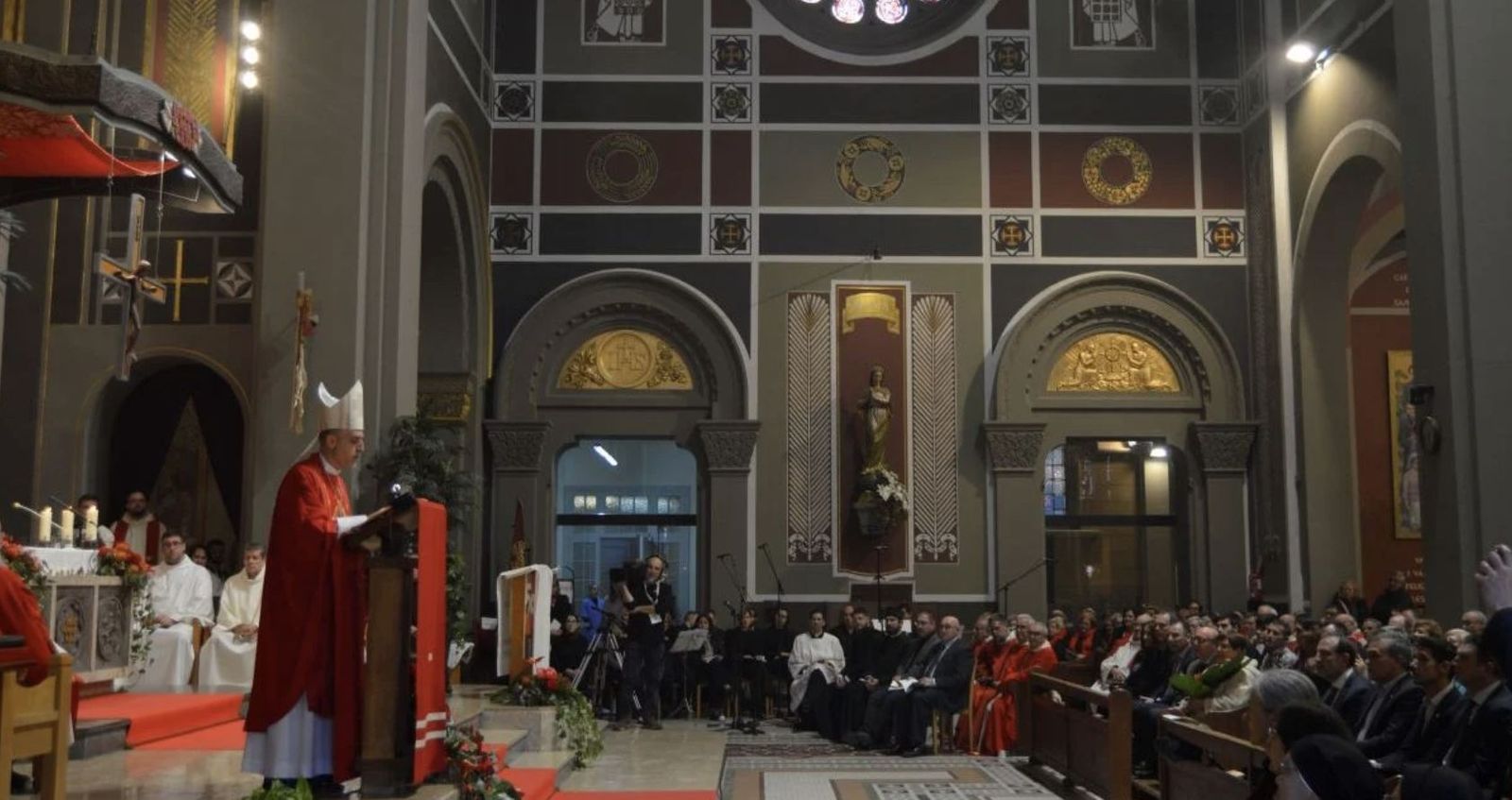 Gómez en la catedral de Sant Feliu