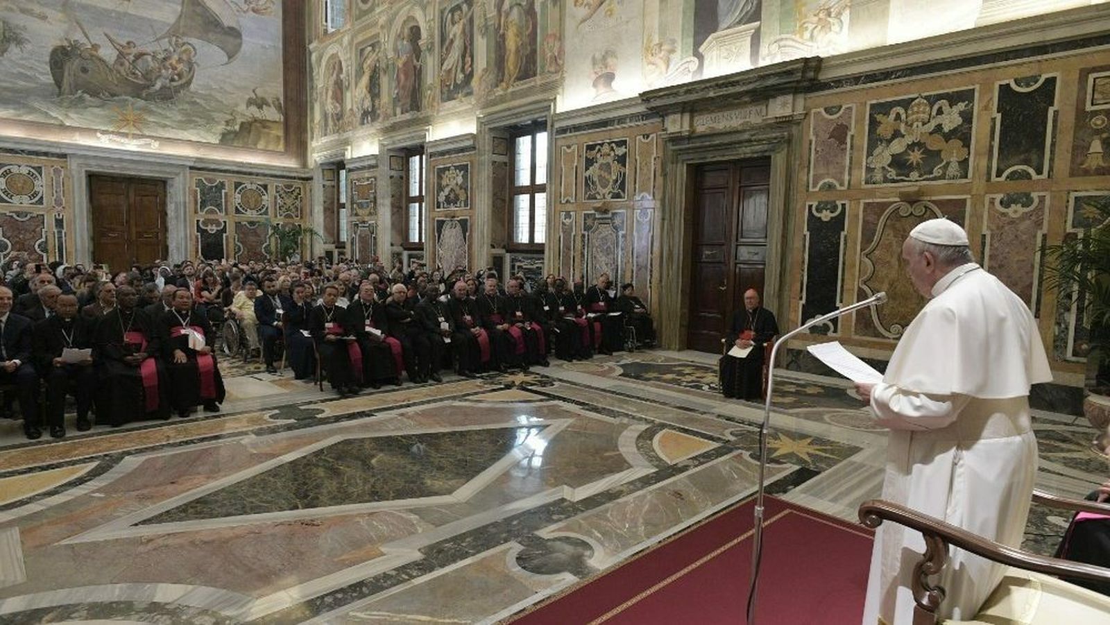 Francisco con los participantes del congreso