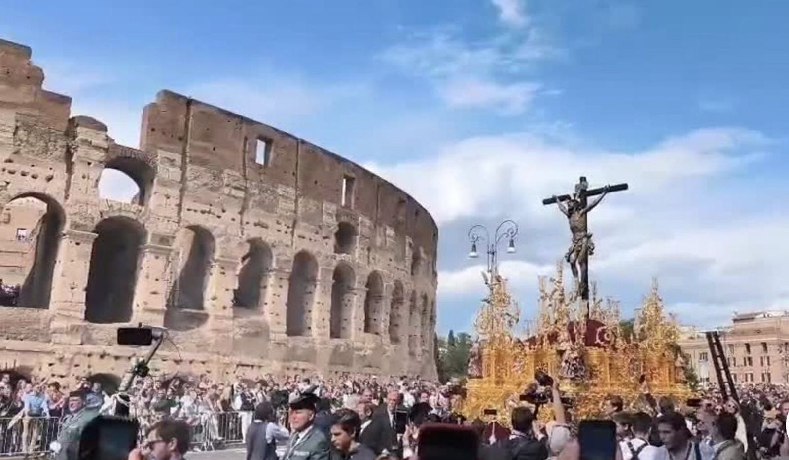 El Cachorro ante el Coliseo